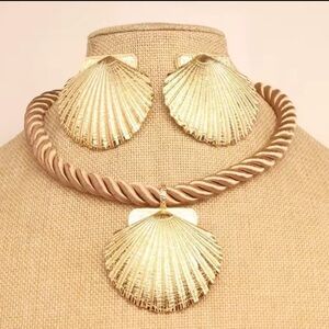 Anthropologie Seashell Gold Cream Rope Chain Jewelry Set